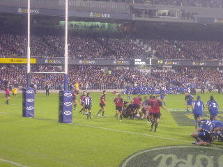 de Blues (Auckland) tegen de Crusaders (Christchurch) in de grote finale van de rugby Super-12