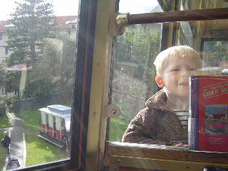 Niklas in de cable-car in Wellington