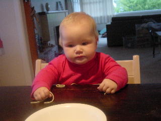 Kirsten lekker spagetti eten...