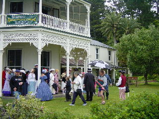 er was een traditionele feestdag bij het Mansion House op Kawau Island