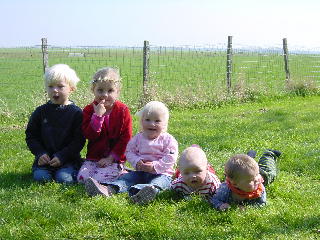 Niklas, Marit, Kirsten, Sophie en Fenna op een rijtje