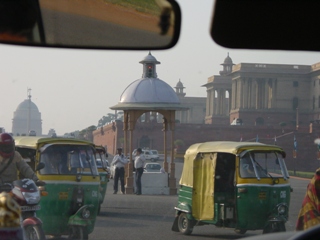 een straatbeeld in New Delhi
