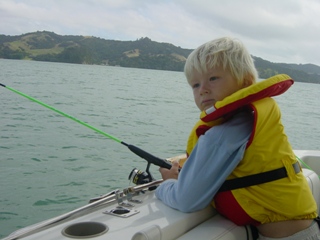 Niklas aan het vissen